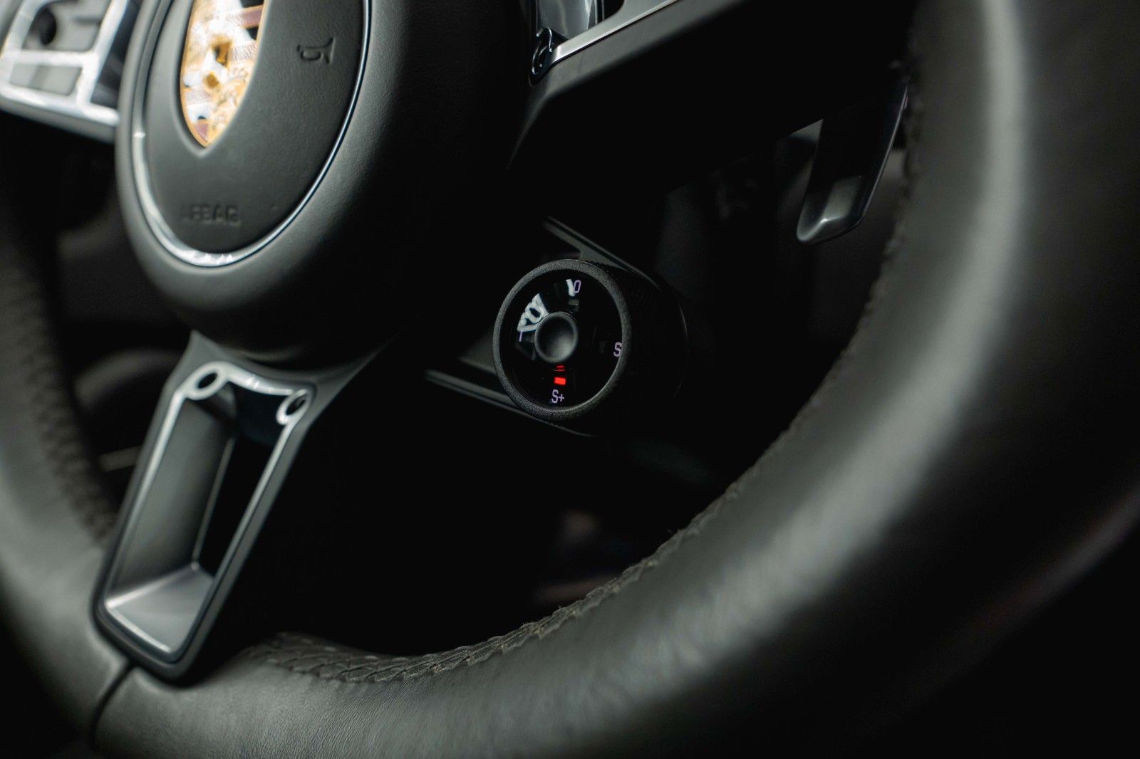 Fahrzeugabbildung Porsche Cayenne Turbo V8 Sport Chrono Black *ACC*LED*