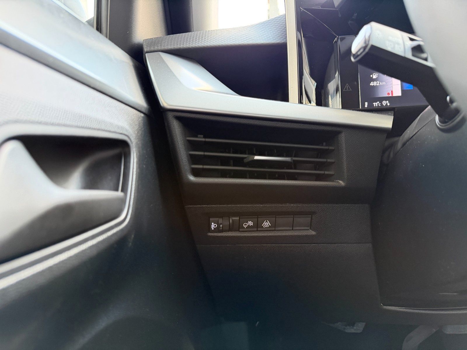 Fahrzeugabbildung Opel Frontera 1.2 Edition W Kamera,LED,Navi,PDC,LM