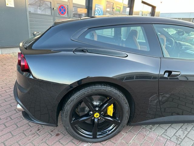 Fahrzeugabbildung Ferrari GTC4Lusso*Pass-Display*LIFT*PPF