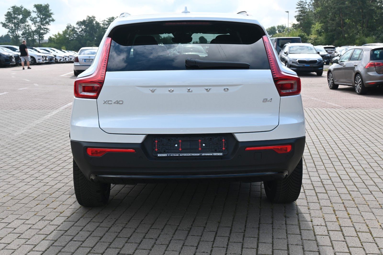 Fahrzeugabbildung Volvo XC40 B4 DKG Plus Dark*FSHZG*360°*ACC*Allwetter