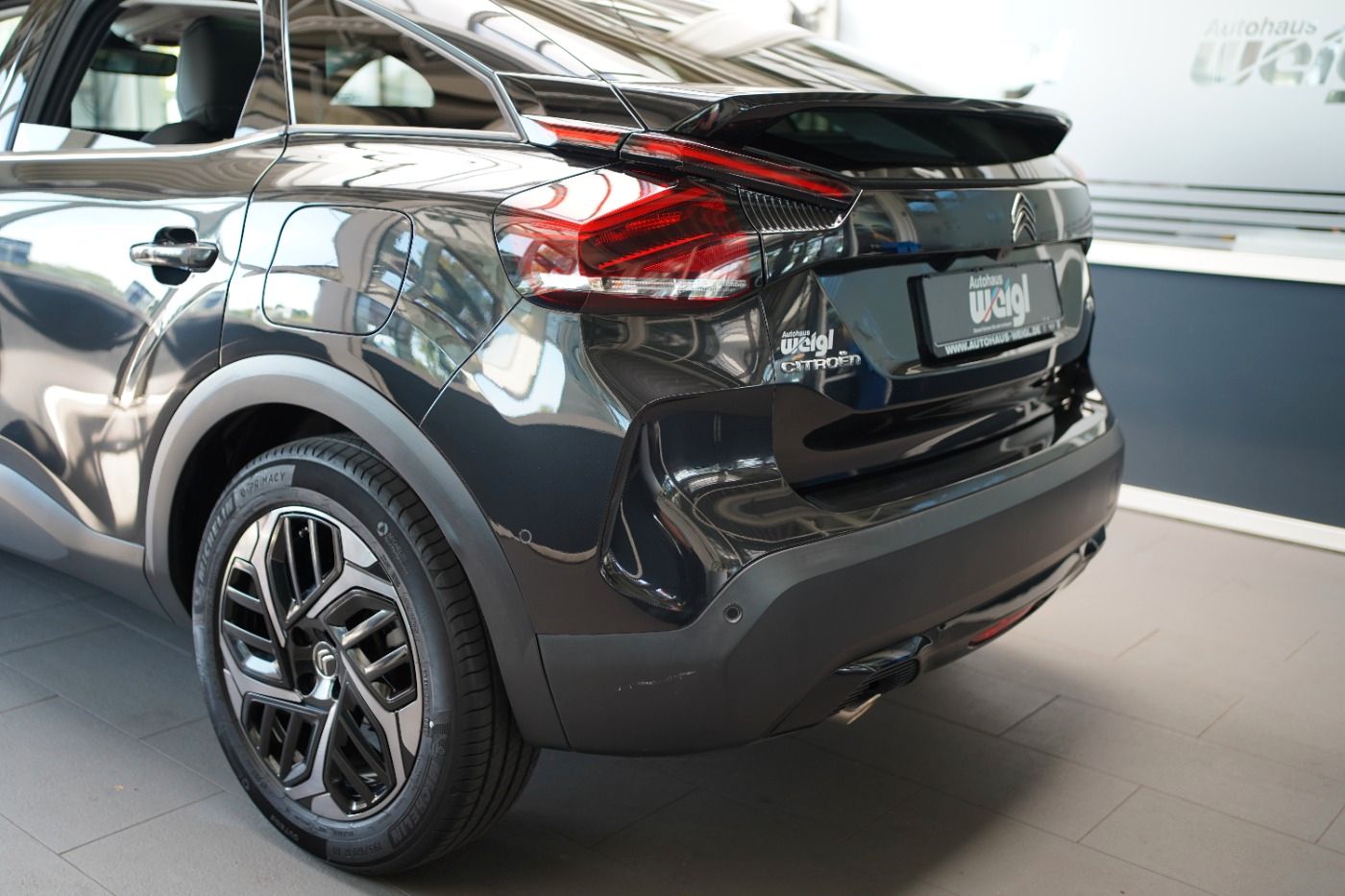 Fahrzeugabbildung Citroën C4 PureTech 155 EAT8 Shine Automatik Leder Navi