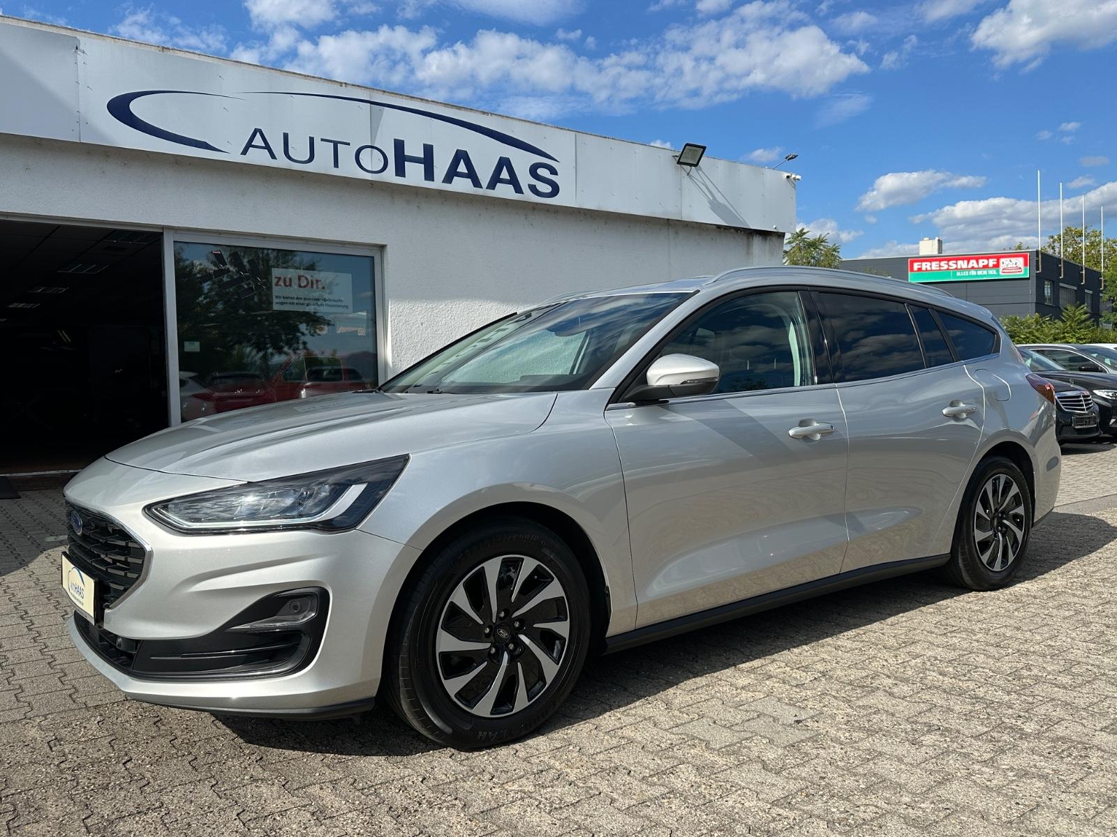 Ford Focus Titanium*Automatik*PDC*KeyGo*LED*Navi*APP*