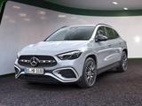 Mercedes-Benz GLA 200 AMG Line AHK Pano Distr Night MULTIBEAM - Mercedes-Benz GLA 200 in Braunschweig