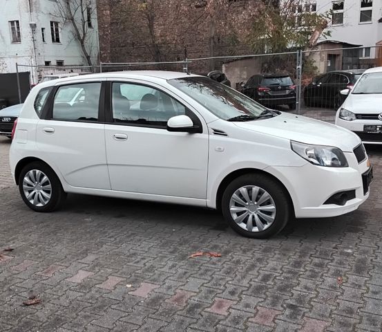 Chevrolet Aveo Schrägheck LS  Neue Tüv