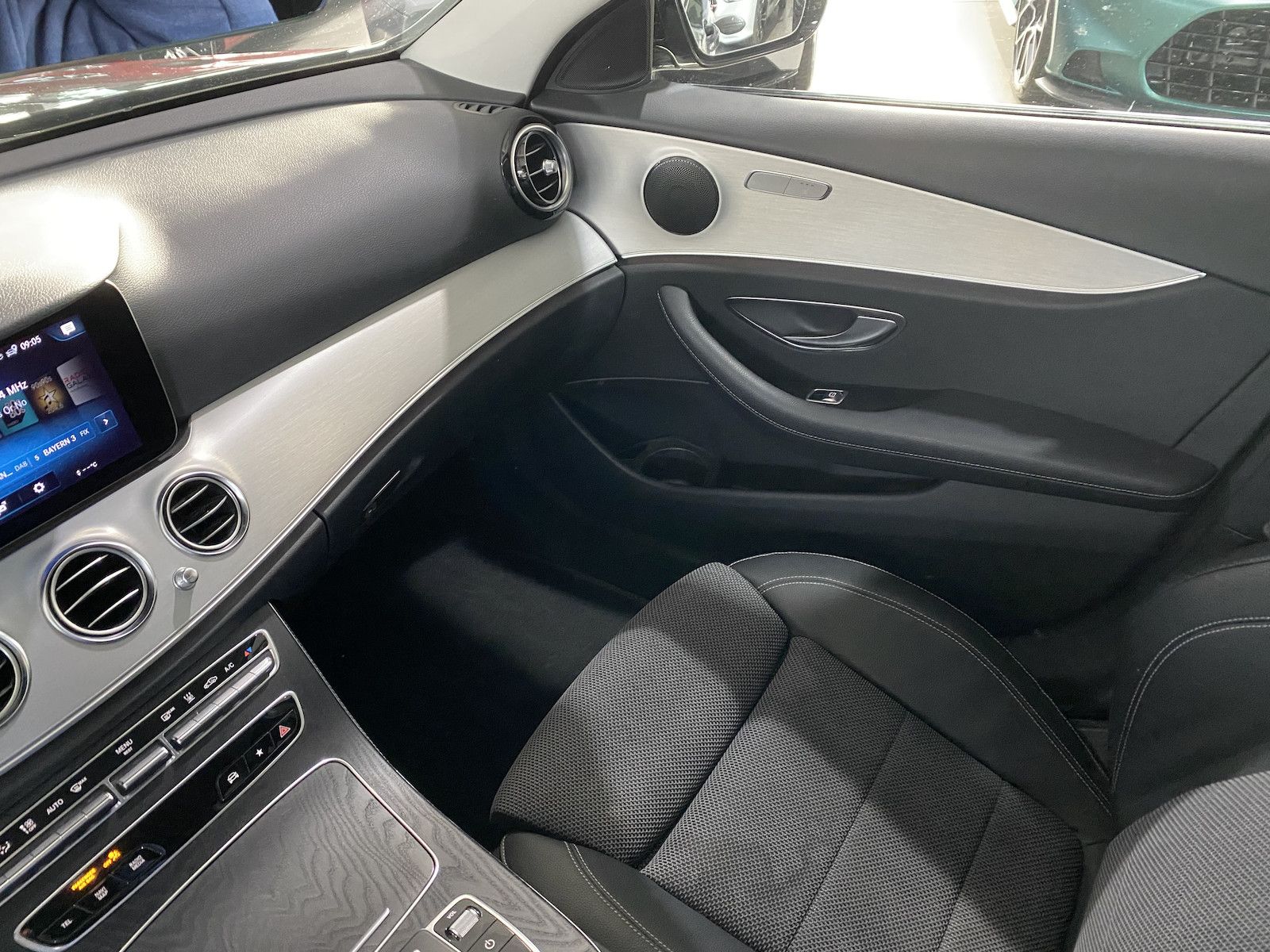 Fahrzeugabbildung Mercedes-Benz E 300 de 4-M T Avantgarde/WIDE/LED-HIGH/RFK/