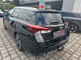 Toyota Auris Touring Sports Design Edition (AHK) - schwarze Toyota Auris