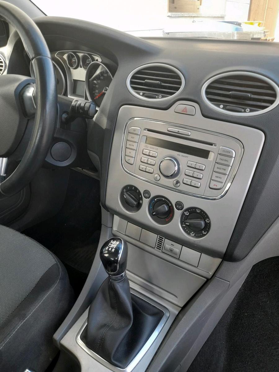 Ford Focus 2009 — photo 10