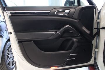 Porsche Cayenne - 9