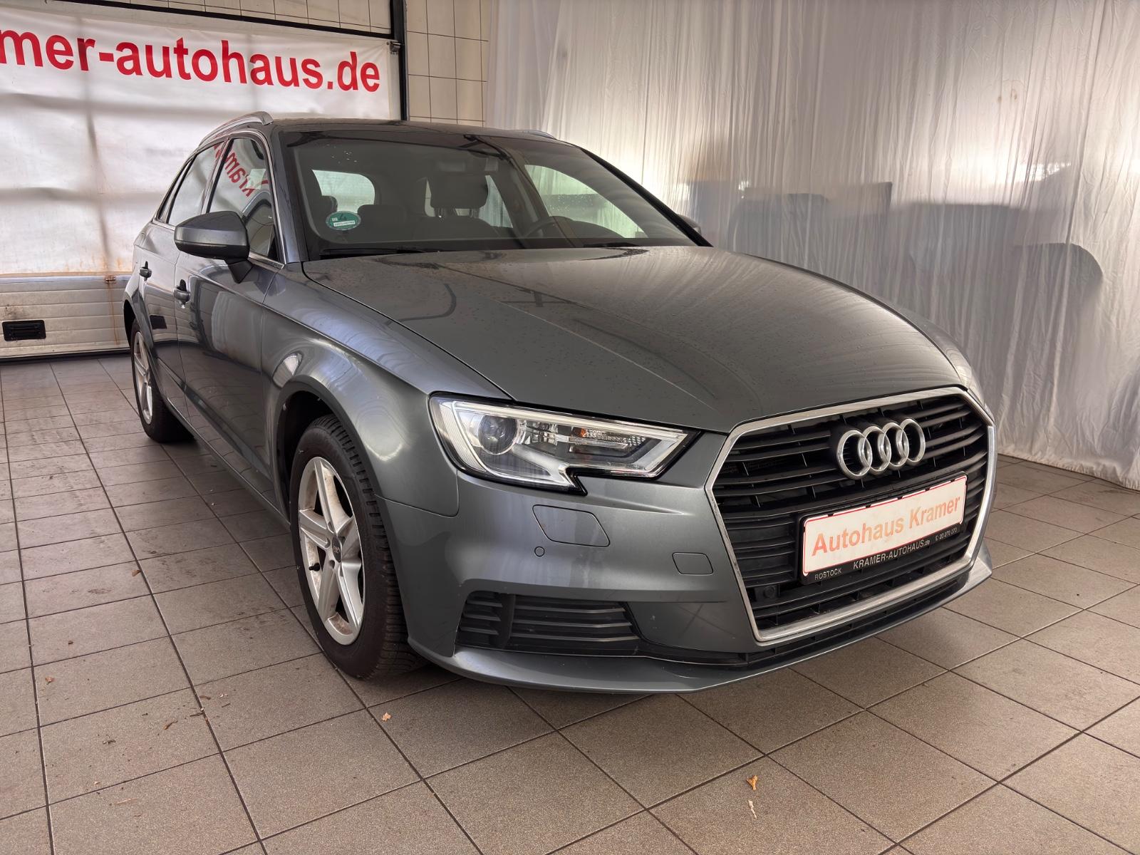 Audi A3 Sportback basis Navi Bluetooth