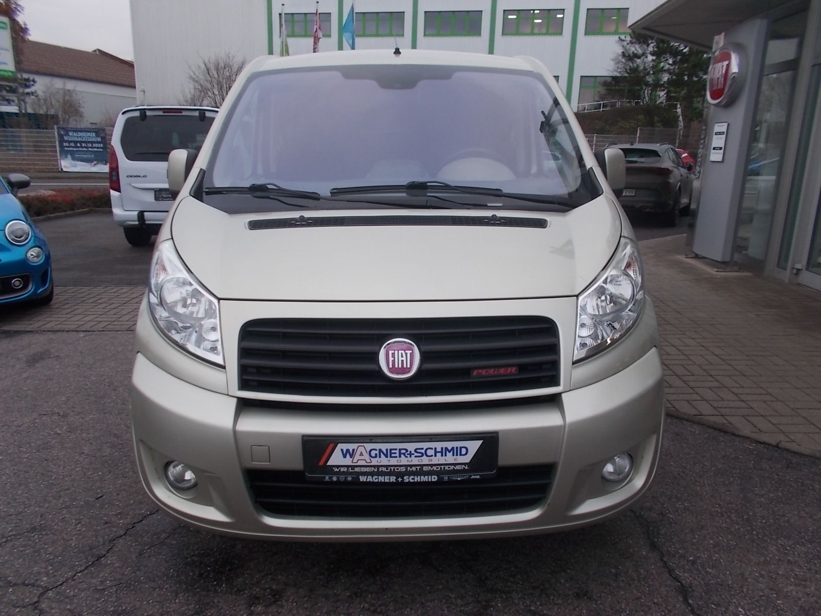 Fahrzeugabbildung Fiat Scudo Panorama Executive 165 Mjet AHK Standheiz.