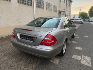 Mercedes E 200 - 5
