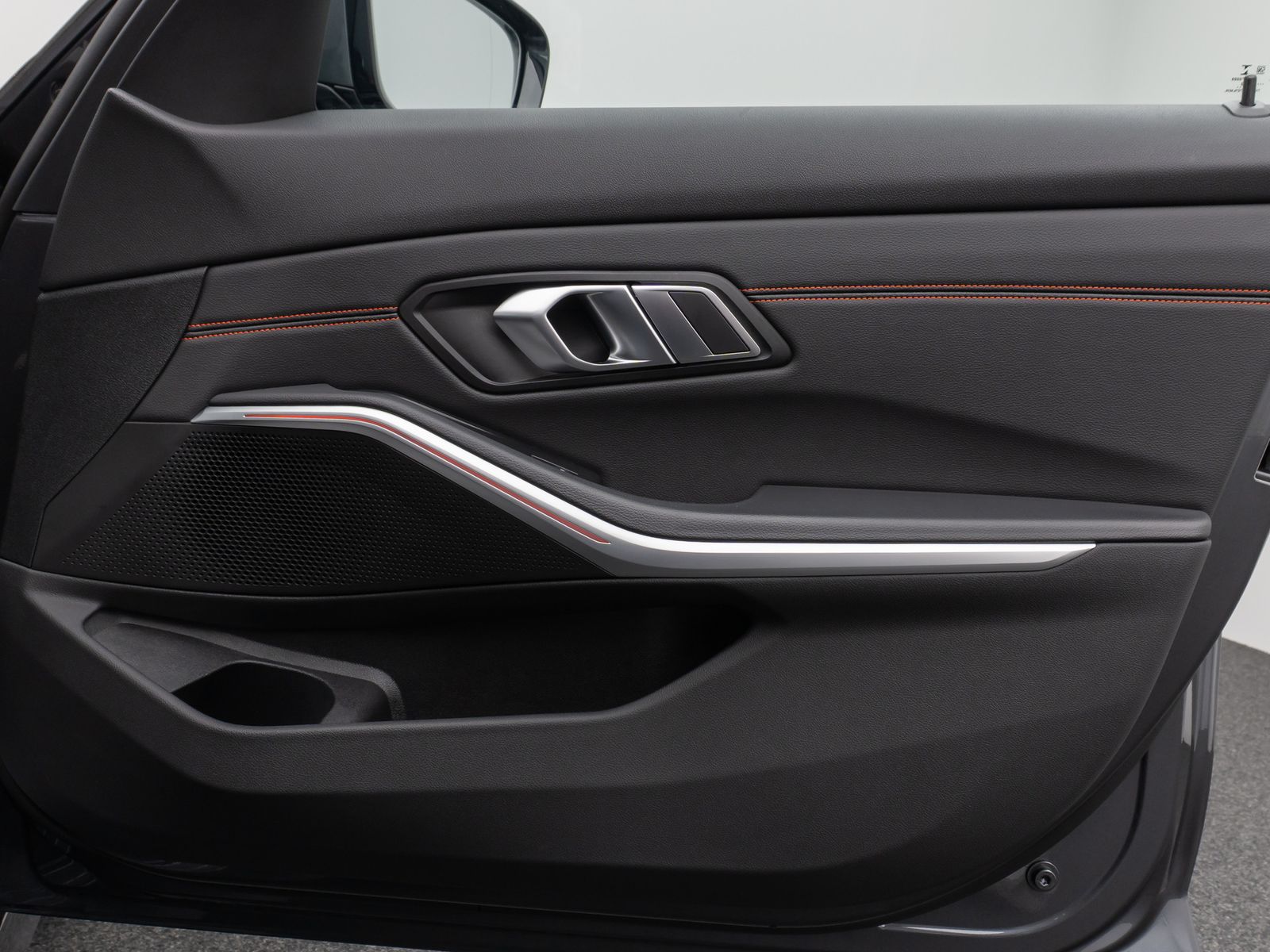 Fahrzeugabbildung BMW 320i Sport Line PDC Stop&go Standhzng Leder 18"