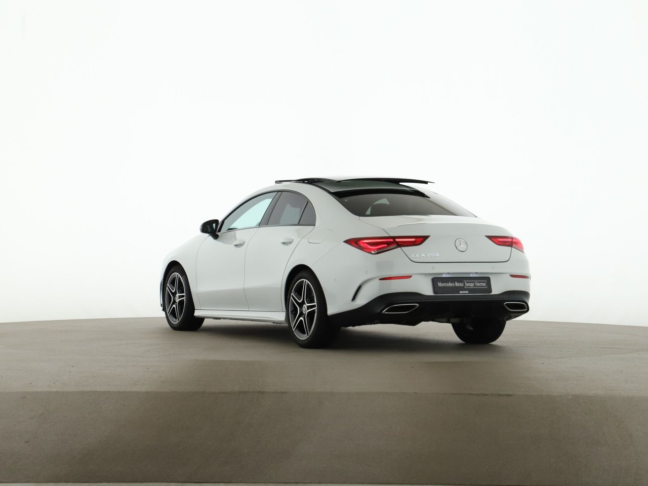 Mercedes-Benz CLA 250 AMG Night MBUX Pano Kamera LED Navi foto 5