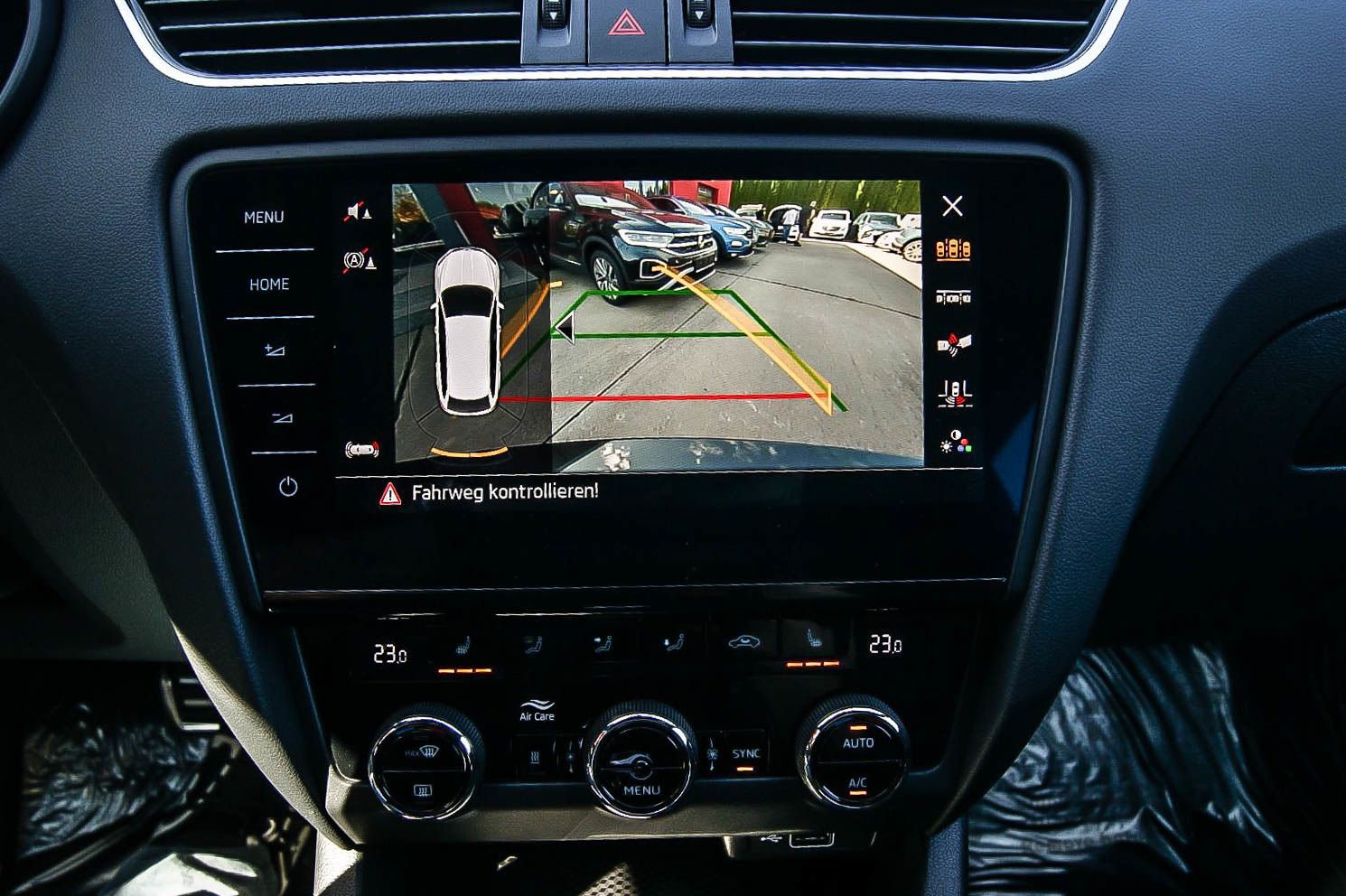 Fahrzeugabbildung SKODA Octavia Combi RS 245 VIRTUAL STANDHEIZUNG ACC DC