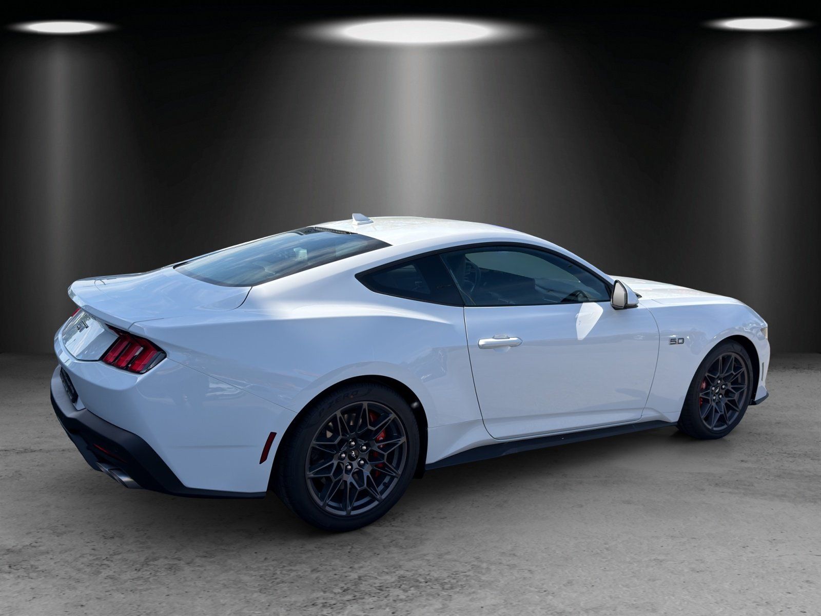 Fahrzeugabbildung Ford Mustang Fastback GT MagneRide Bremsen Rot