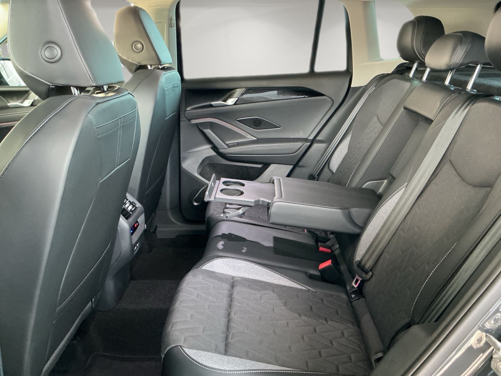 Volkswagen Tiguan - Bild 12