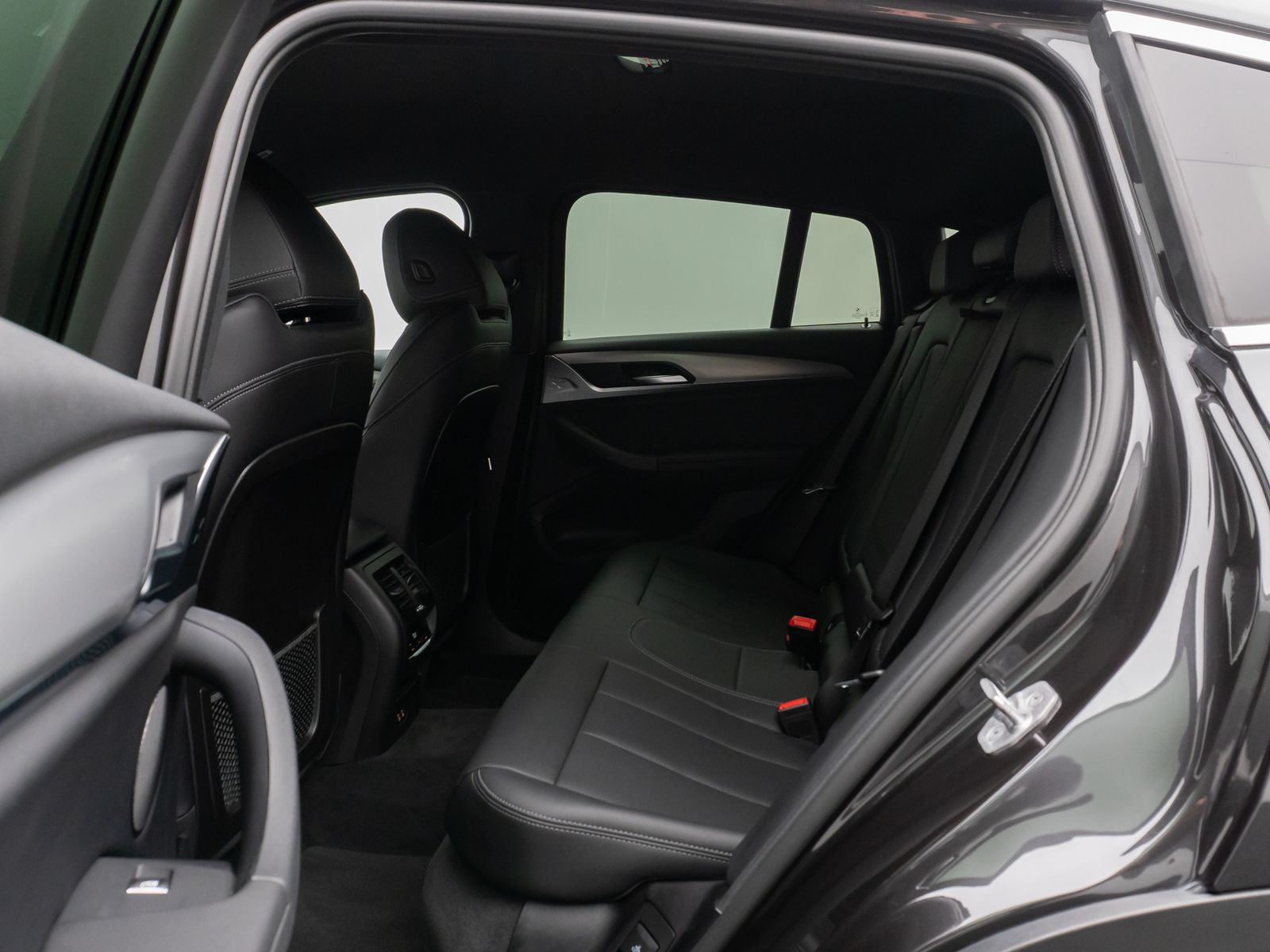 Fahrzeugabbildung BMW X4 xD20d Kamera DAB Lenkrhzg AHK Sport 20Zoll