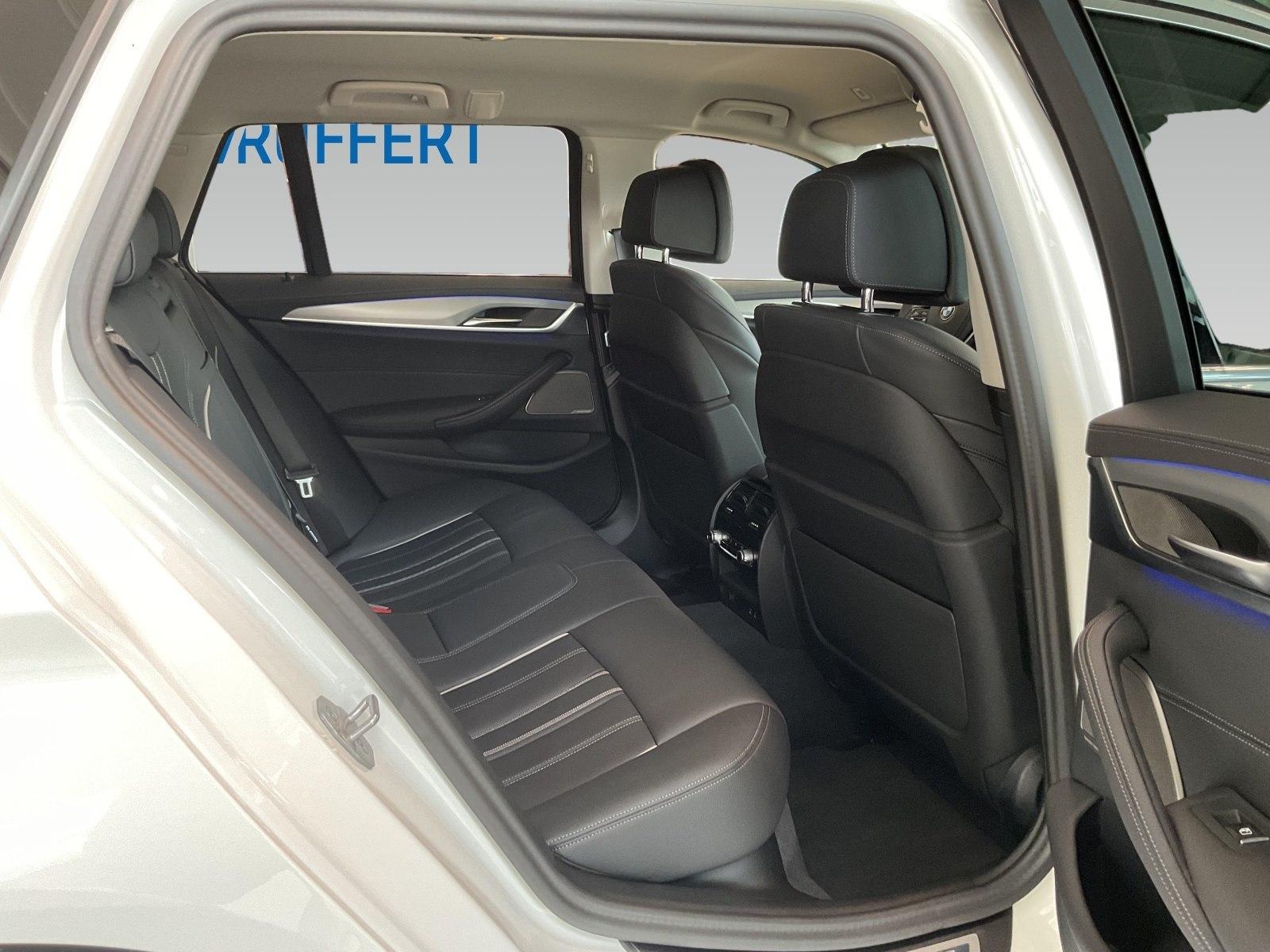 BMW 530d Touring Head-Up HK HiFi DAB WLAN RFK Shz