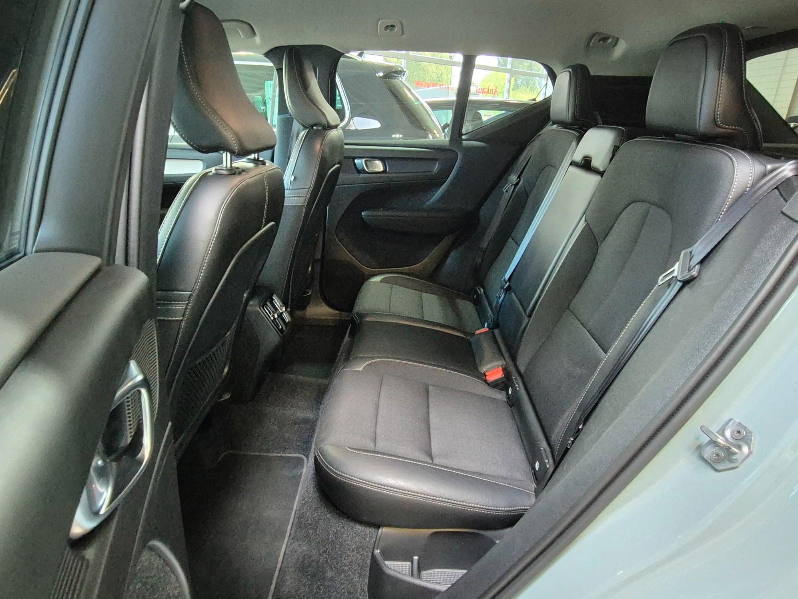 Volvo XC40 1,5 Momentum/Bicolor/Sound/Motorhaube Hagel