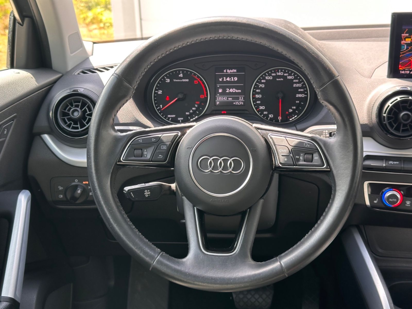 Fahrzeugabbildung Audi Q2 Quattro Sport*LED*S-Tronic Miete*Mietkauf