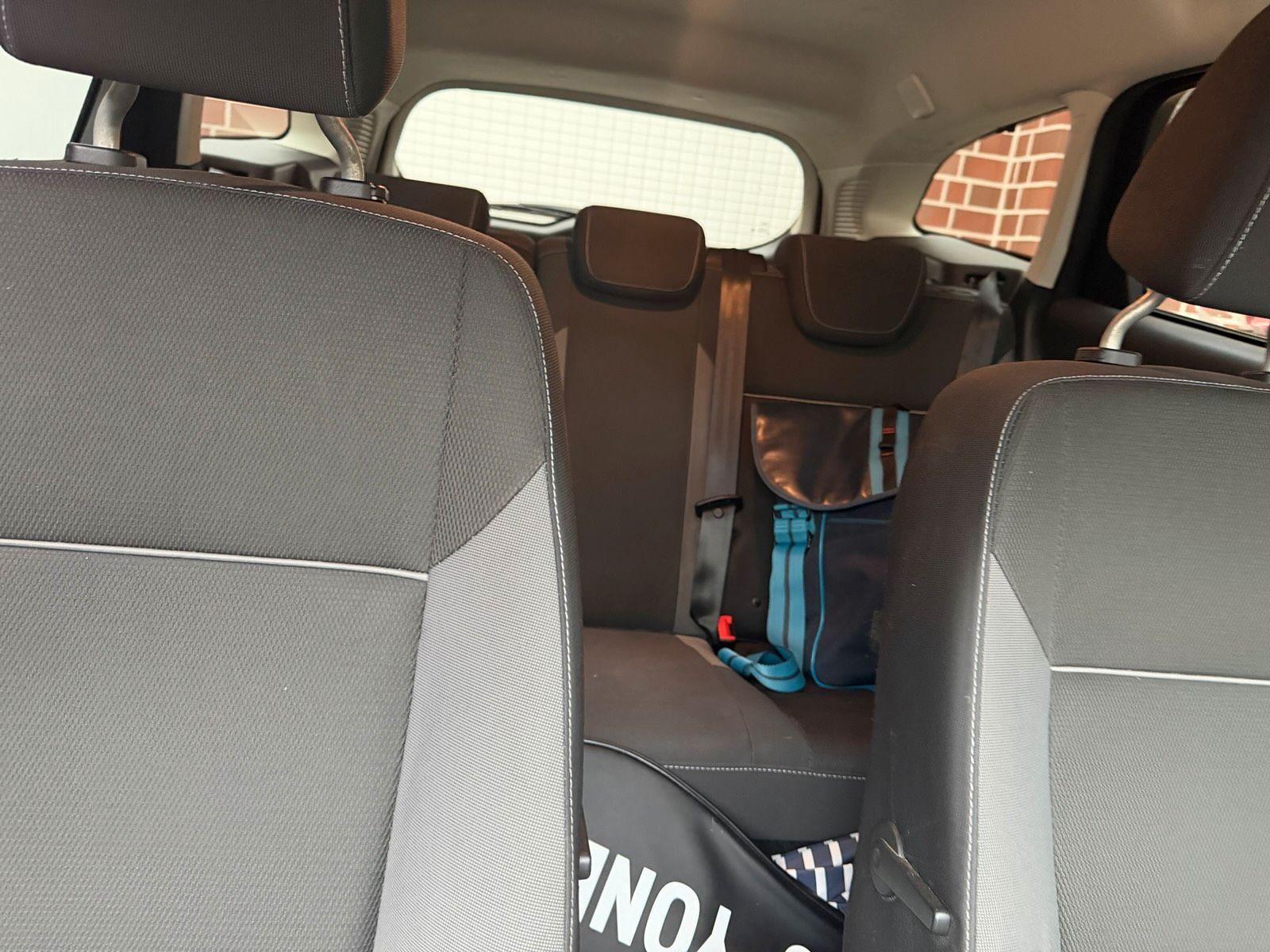 Ford Focus 2012 — photo 8