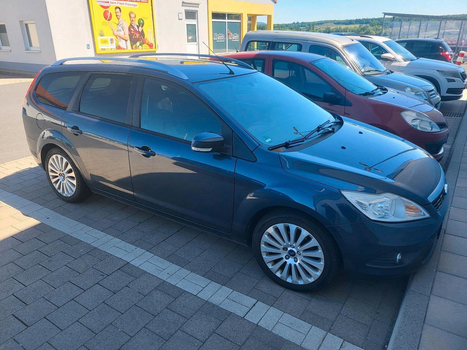Ford Focus 2009 — rear view