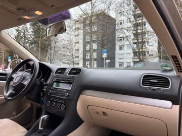 Volkswagen Golf - 11