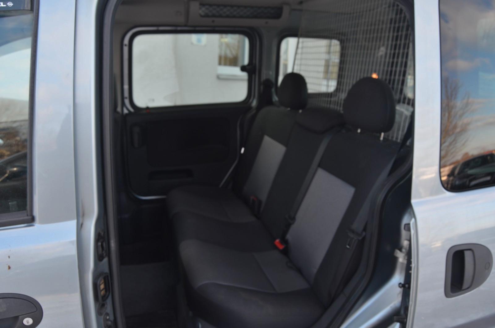 Opel Combo 2010 — photo 11