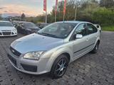 Ford Focus Lim. Fun X - Ford Focus aus 2007 mit Benzin-Antrieb: Limousine