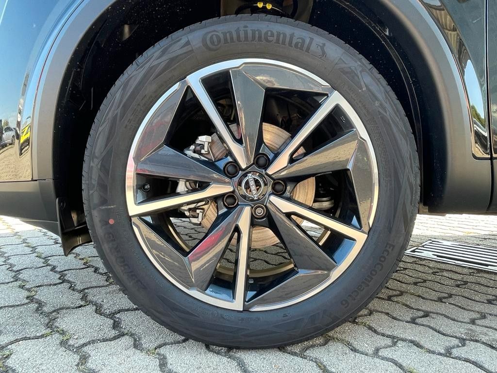 Fahrzeugabbildung Nissan Qashqai 1.3 DIG-T AT 4WD Tekna BOSE+PANO+HUD