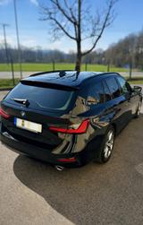 BMW 320d Sport ACC DrivAssPro LiveCockpit LED HiFi - BMW 320 von privat