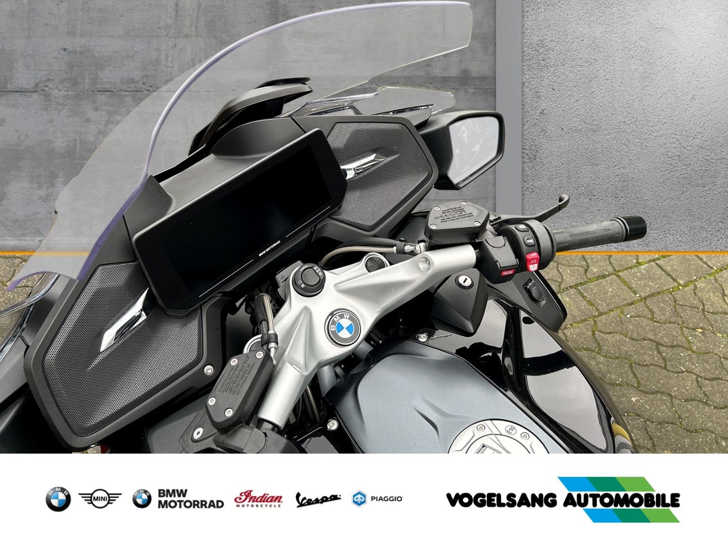 Fahrzeugabbildung BMW R 1250 RT TripleBlack, Dynamic- Paket, Comfort-P
