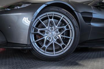 2021 Aston Martin V8 VANTAGE 照片 3