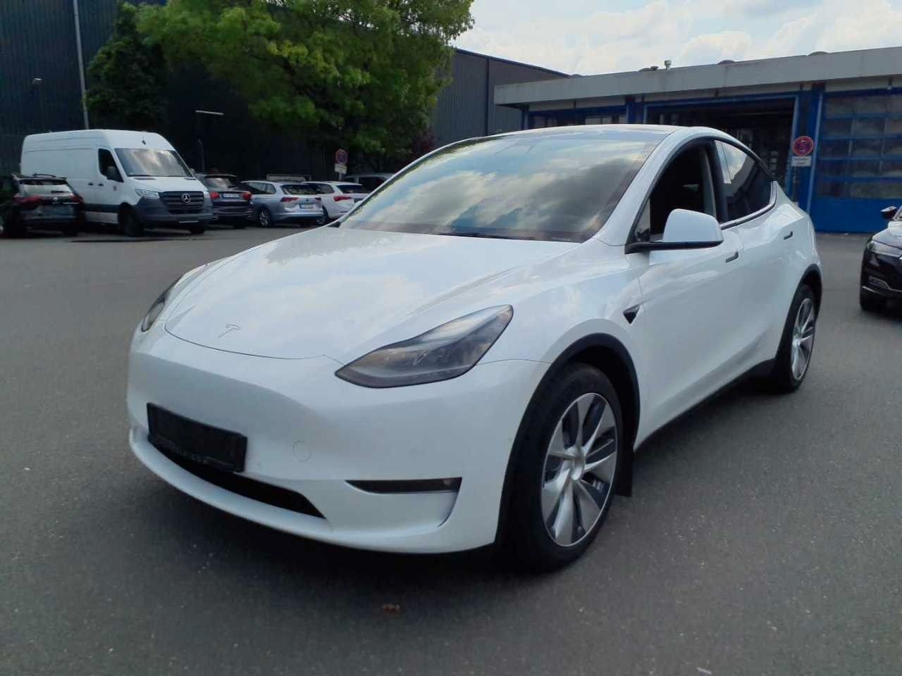 Fahrzeugabbildung Tesla Model Y LONGRANGE DUAL-MOTOR NAVI/LED/KAMERA/AMD