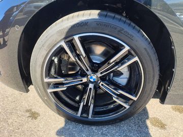 BMW 330e xDrive Touring M Sportpaket Head-Up HiFi
