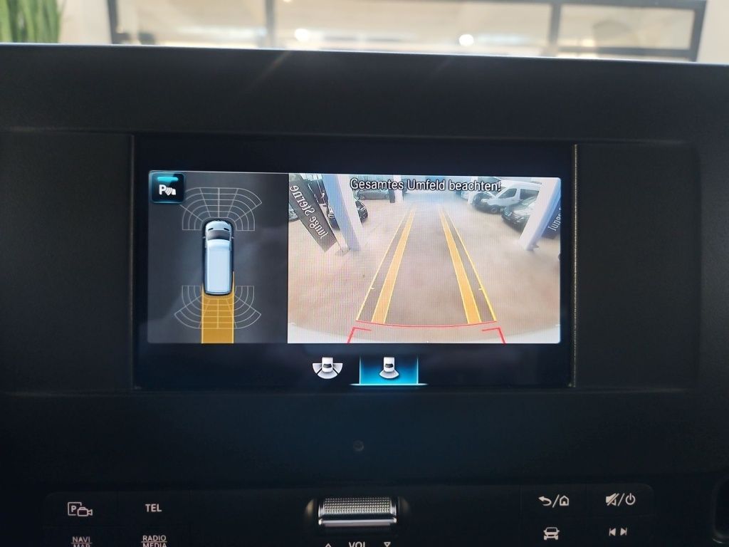 Fahrzeugabbildung Mercedes-Benz Sprinter 317 Kombi L2H2 Mobility Rollstuhl Lift
