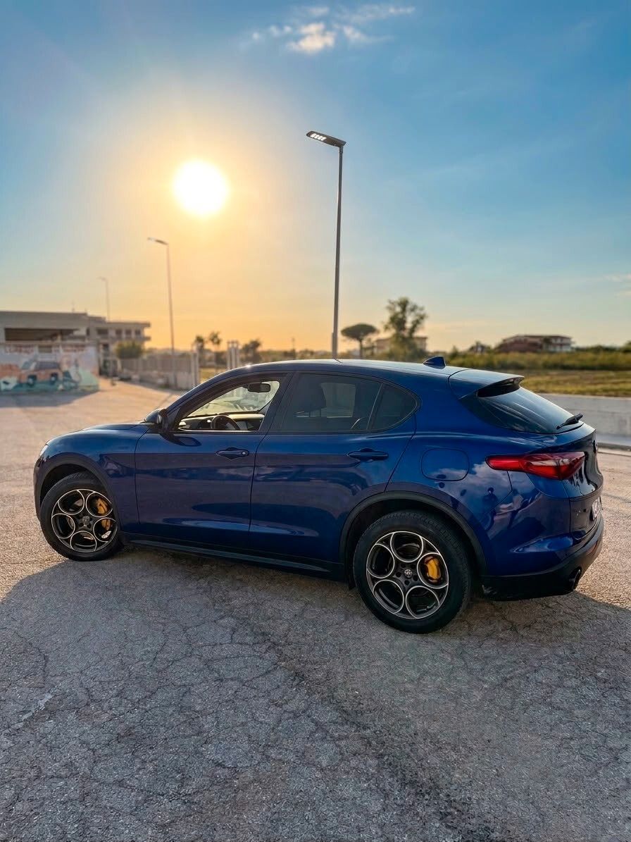 Alfa Romeo Stelvio 2.2 Turbodiesel 190 CV AT8 RW imagem 2