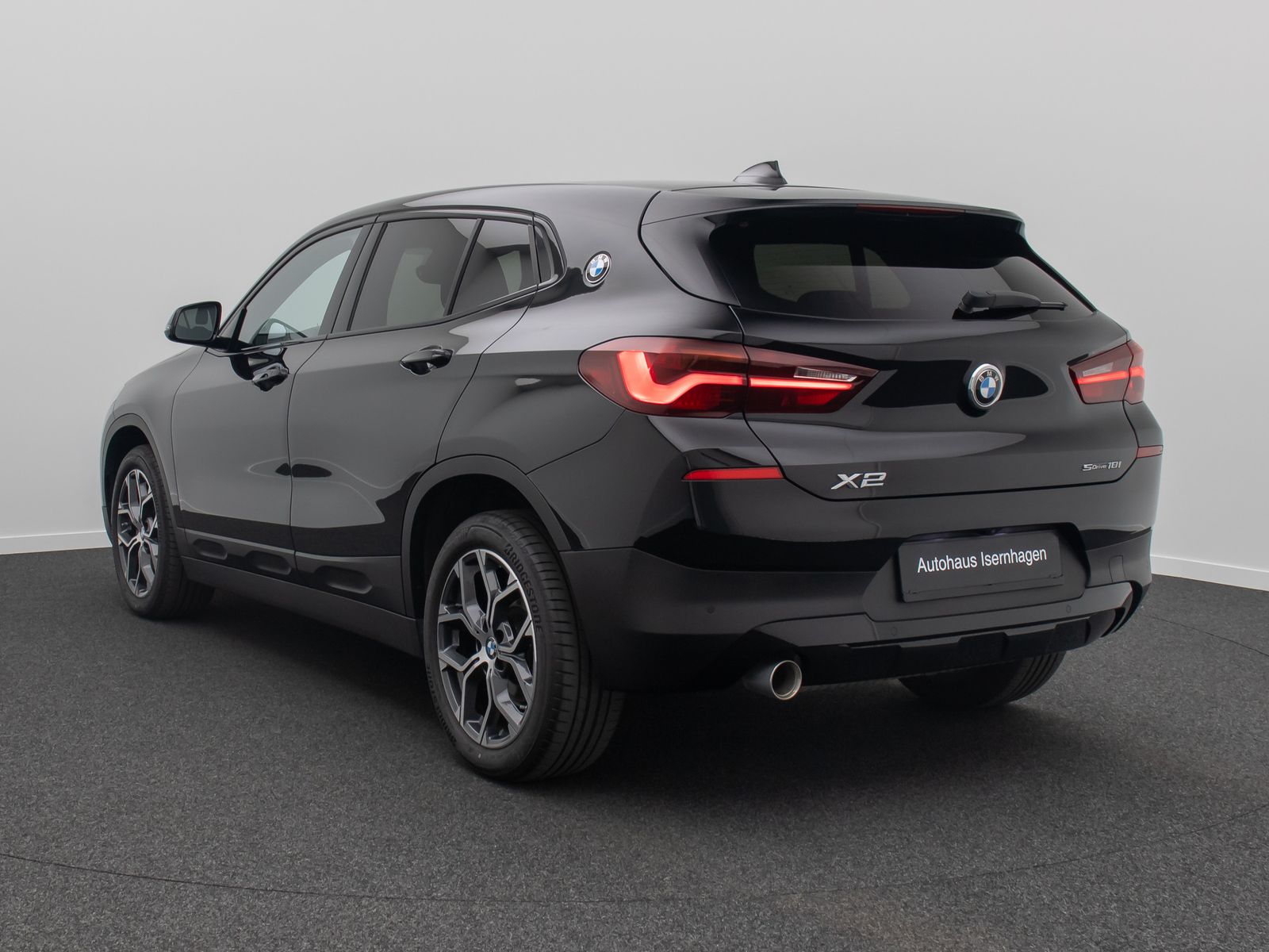 Fahrzeugabbildung BMW X2 sD18i  Kamera DAB AHK Navi HiFi Sportsitz 18"