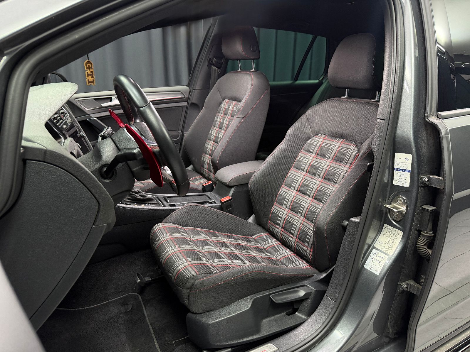 Fahrzeugabbildung Volkswagen Golf VII GTI Performance |APR|DSG|LED|MAXTON