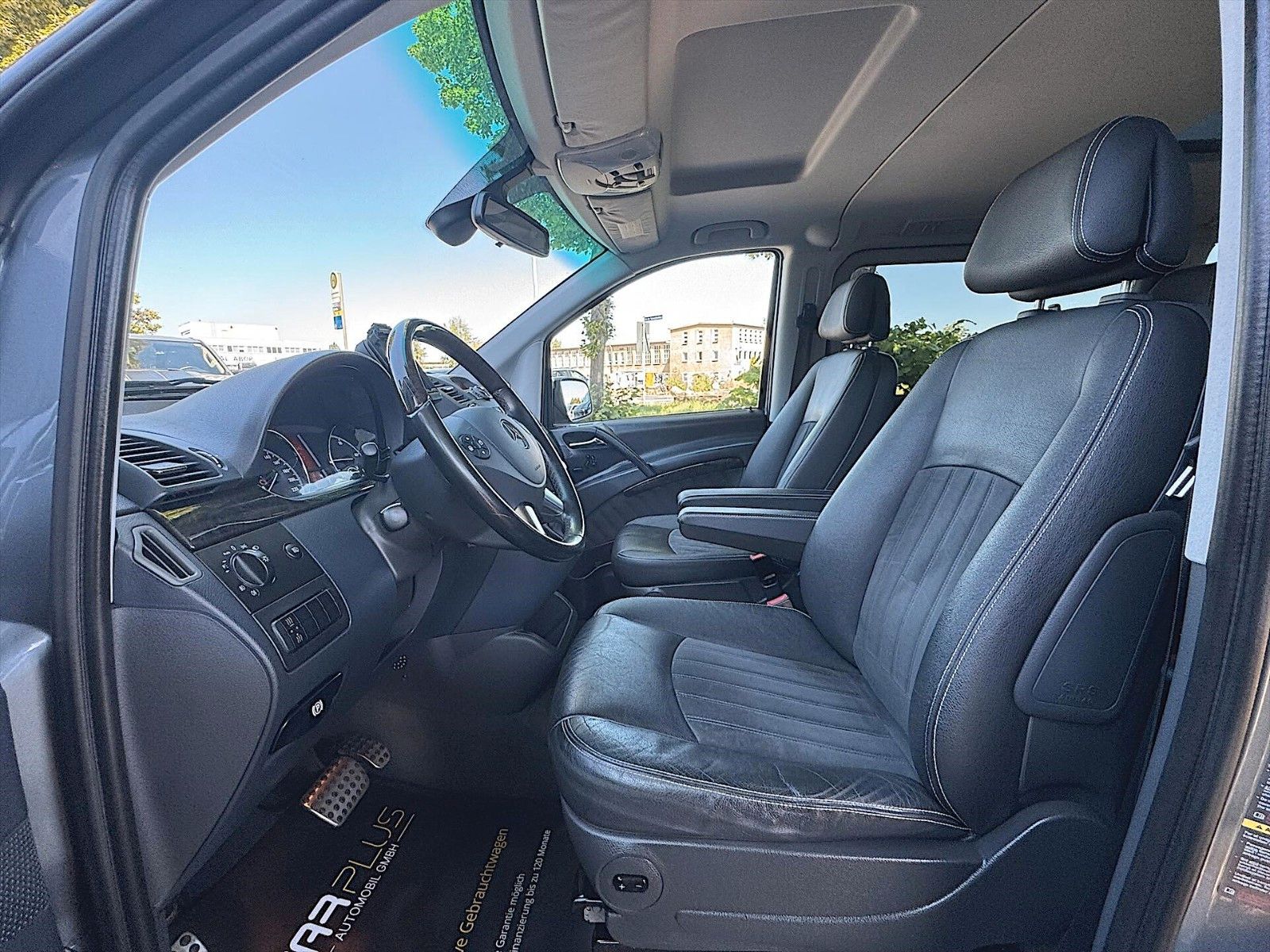 Fahrzeugabbildung Mercedes-Benz Viano 3.0 CDI Avantgarde Edition 125 lang *Pano*