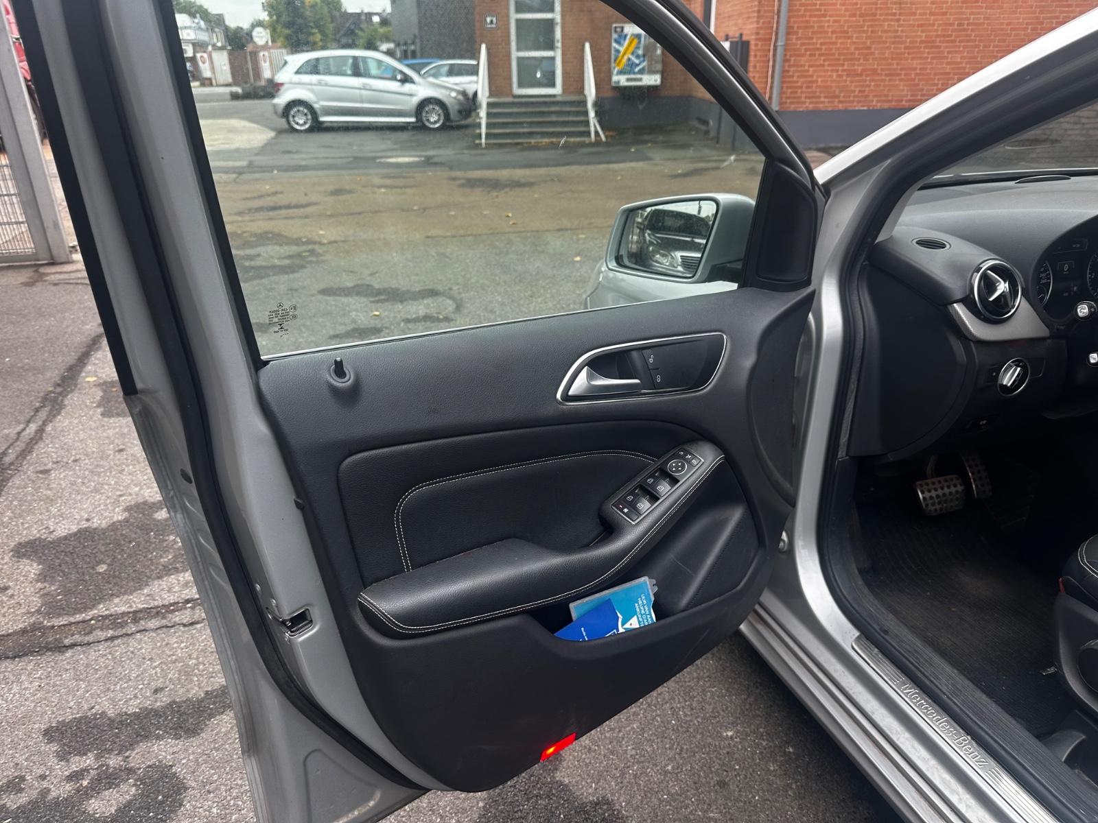 Mercedes-Benz B -Klasse B 180 CDI  AUTOMATIK+1.HAND+PDC+AHK