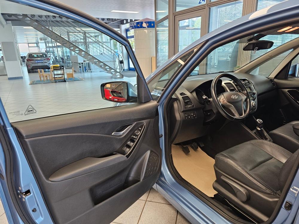 Hyundai ix20 2014 — photo 19