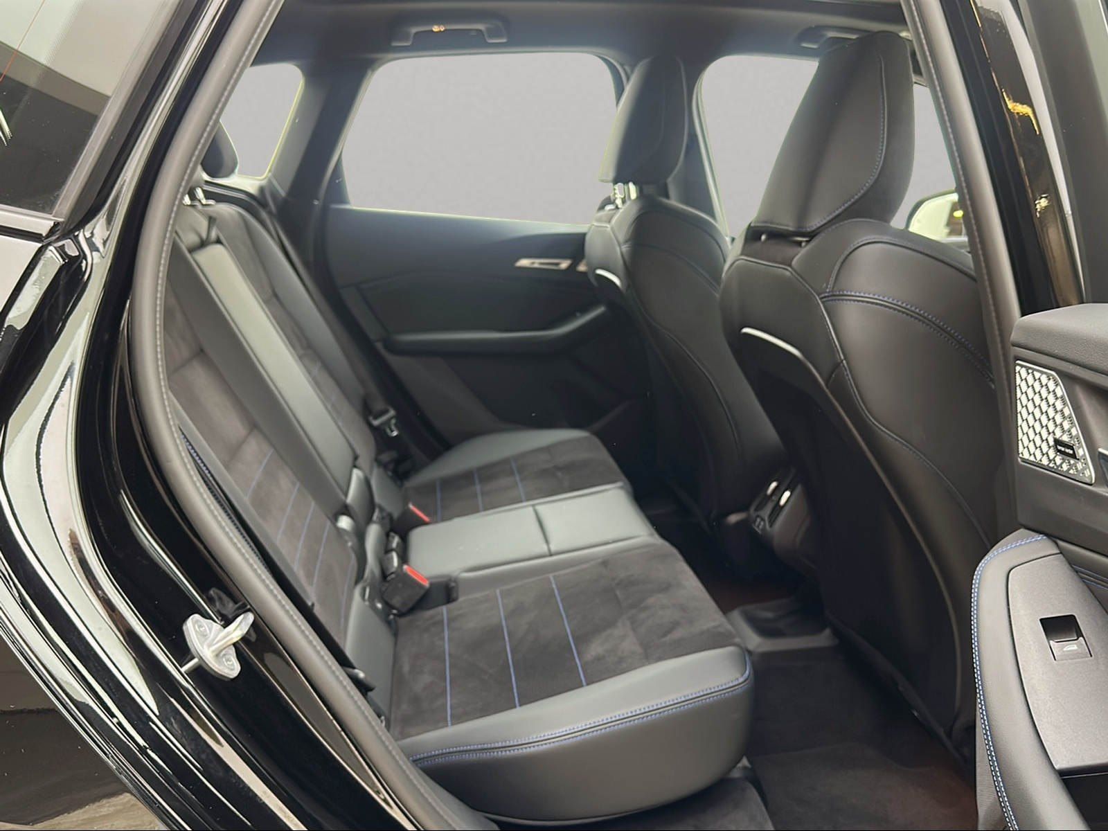 BMW 223 Active Tourer - Bild 23