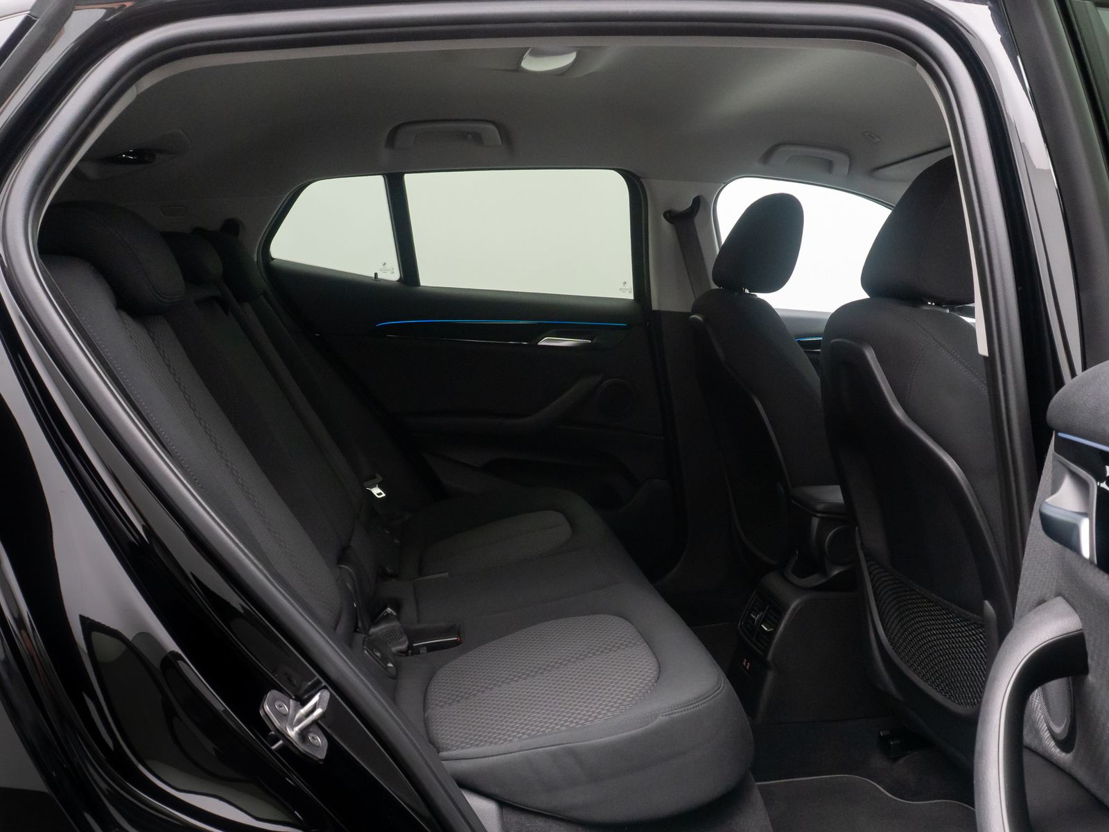 Fahrzeugabbildung BMW X2 xD25e Kamera DAB LED Parkassistent Navi Sport