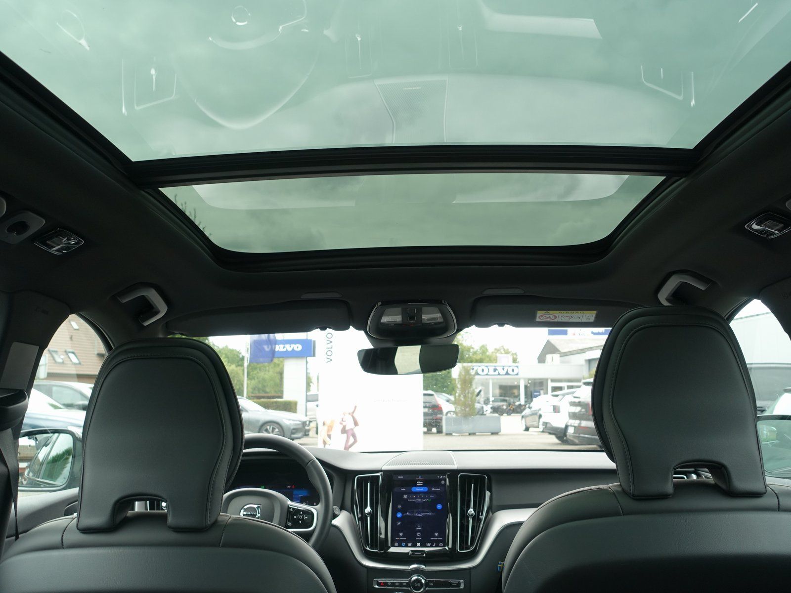 Volvo XC60 B4 Diesel R-Design 2WD Panorama H&K AHK LED foto 25