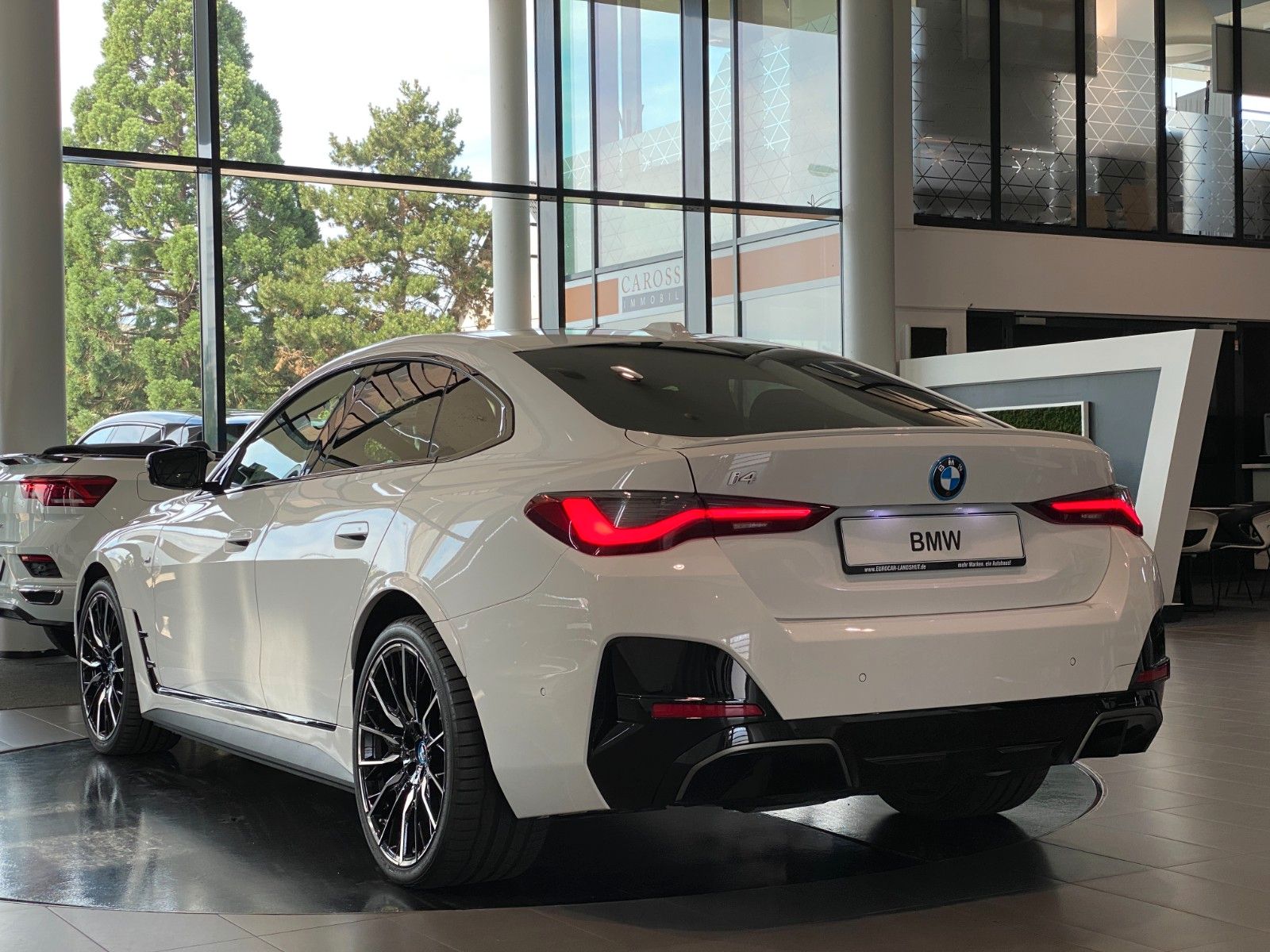 BMW i4 M50 M-Sitze Laser SurrView eGSD H&K ACC AHK foto 2