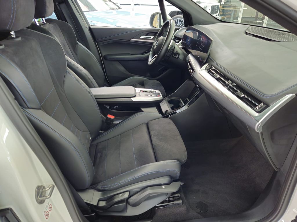 BMW 218 Active Tourer M Sport*LED*PANO*KEYL*ACC*TOTW