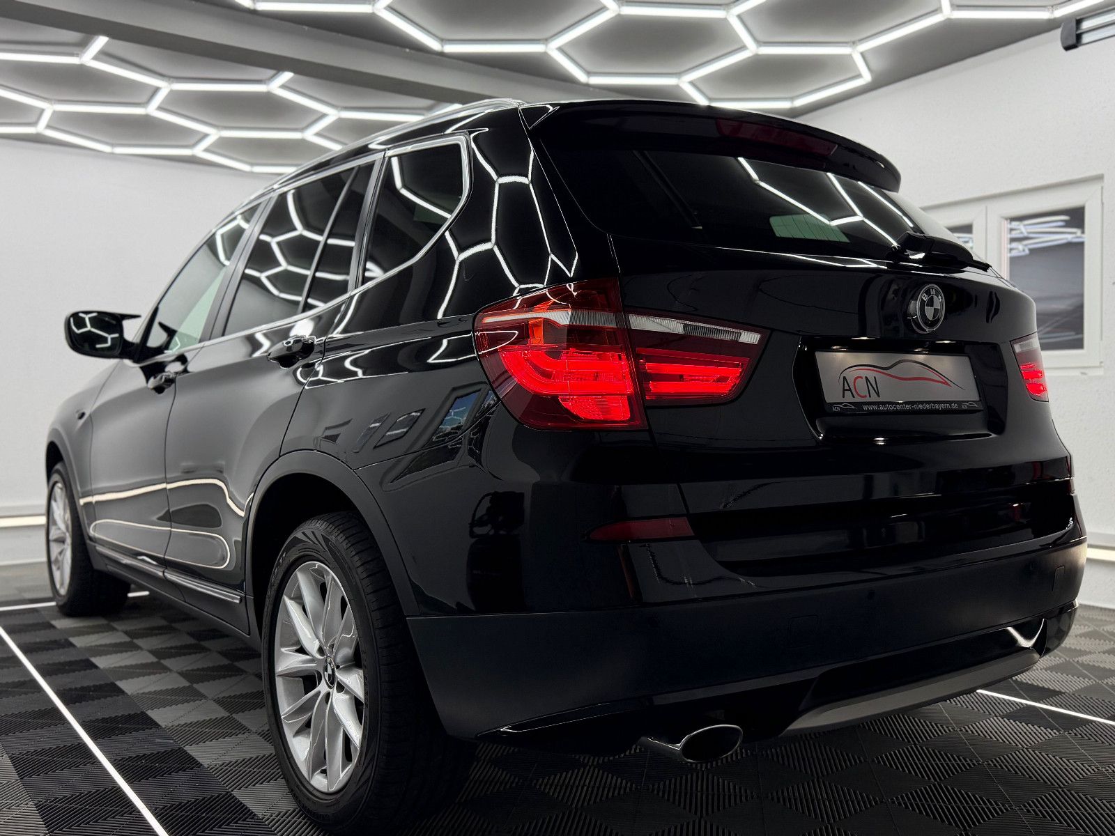 Fahrzeugabbildung BMW X3 sDrive 18 d/XENON/HuD/PANO/AHK/NAVI PROF.