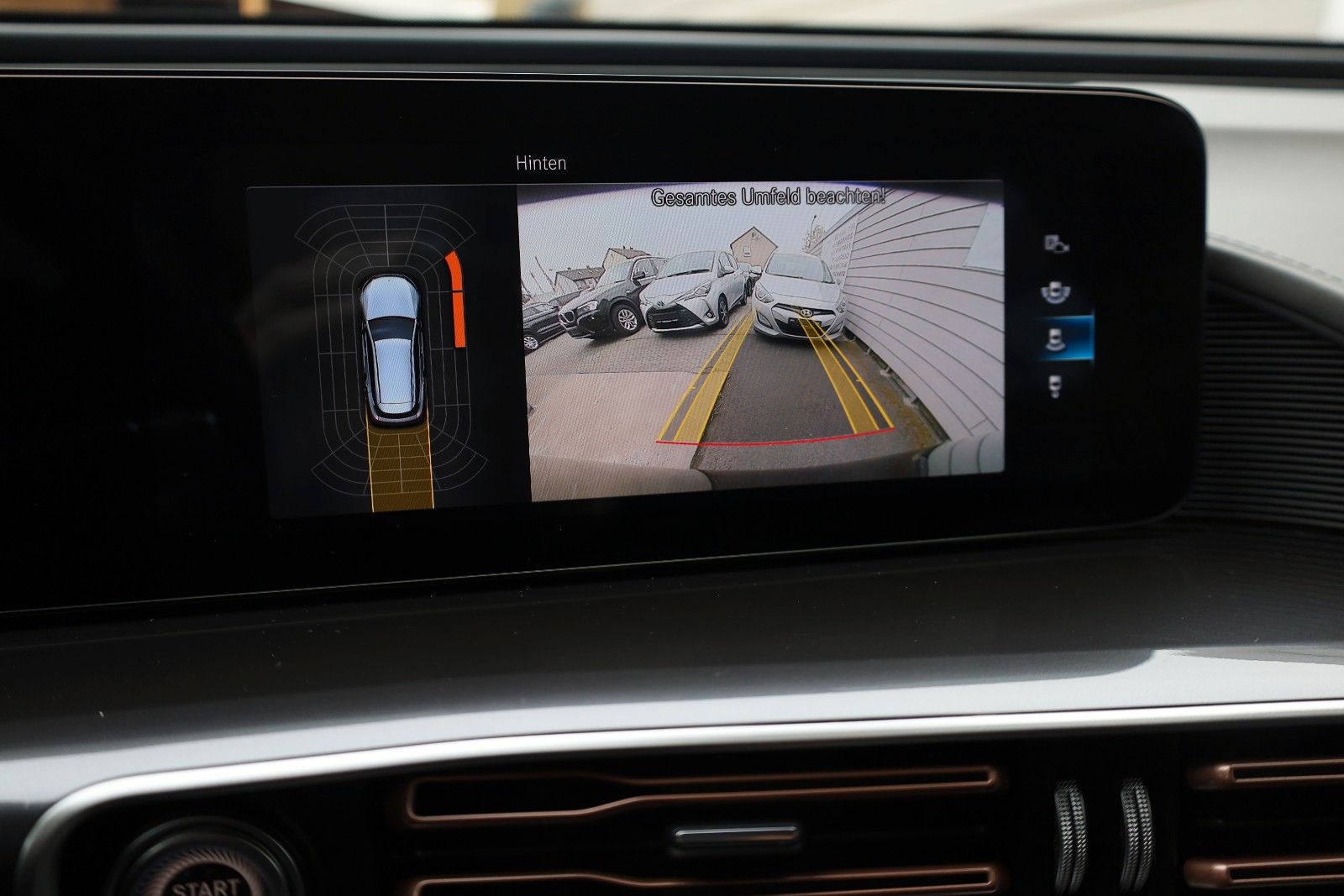 Fahrzeugabbildung Mercedes-Benz EQC 400 4Matic,Leder,Navi,LED,SH,Kamera,AHK