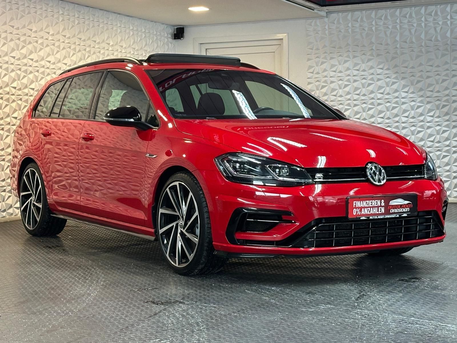 VW Golf R 2.0TSI VARIANT 4M* LED#SHZ#FH#PANO#KEYLES - Image 2